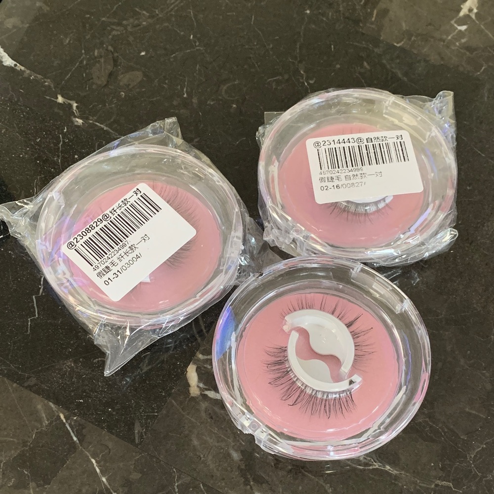 Set of 3 Adhesive Eyelash bundle.